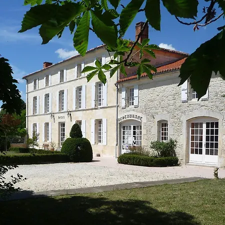 Logis Domaine Du Prieure Hotel 3*
