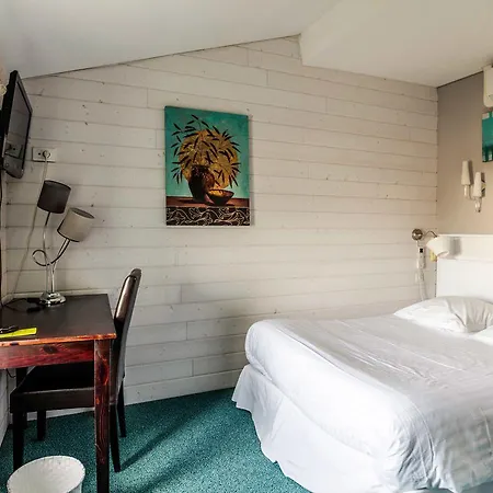 Logis Domaine Du Prieure Hotel