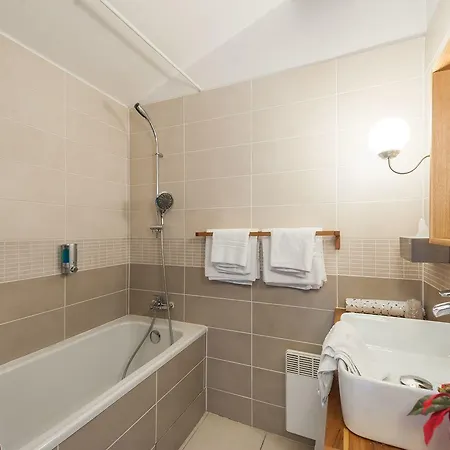 Logis Domaine Du Prieure