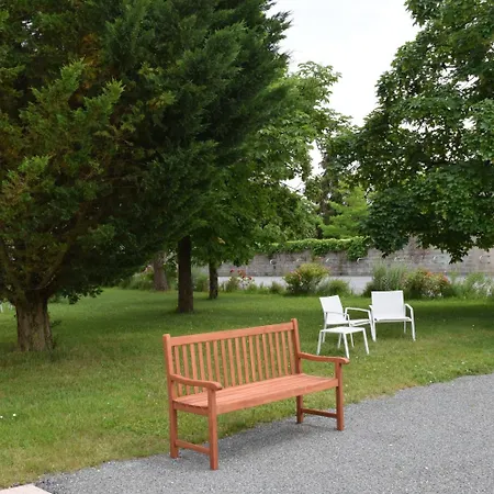 Logis Domaine Du Prieure Hotel 3*