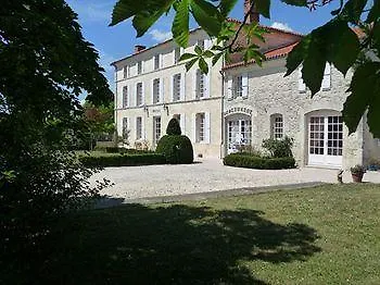 Hotel Logis Domaine Du Prieure 3*