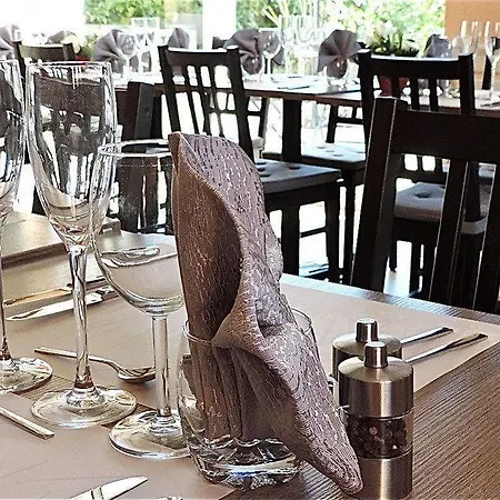 Hotel Logis Domaine Du Prieure