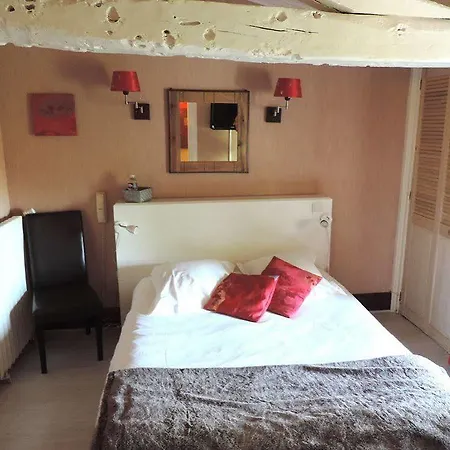 Logis Domaine Du Prieure Hotel