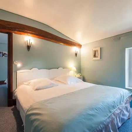 Logis Domaine Du Prieure Hotel