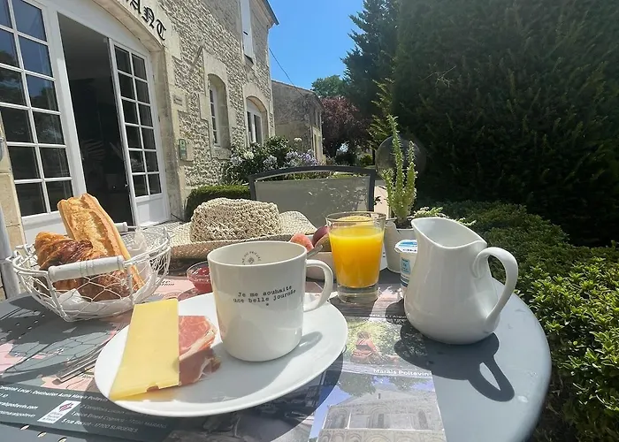 Logis Domaine Du Prieuré Hotel Tonnay-Boutonne