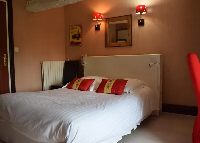 Logis Domaine Du Prieuré Hotel 3*