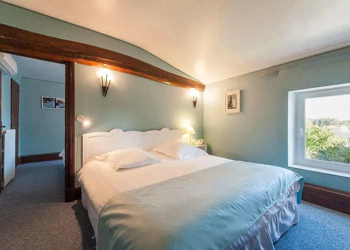 Logis Domaine Du Prieuré Hotel